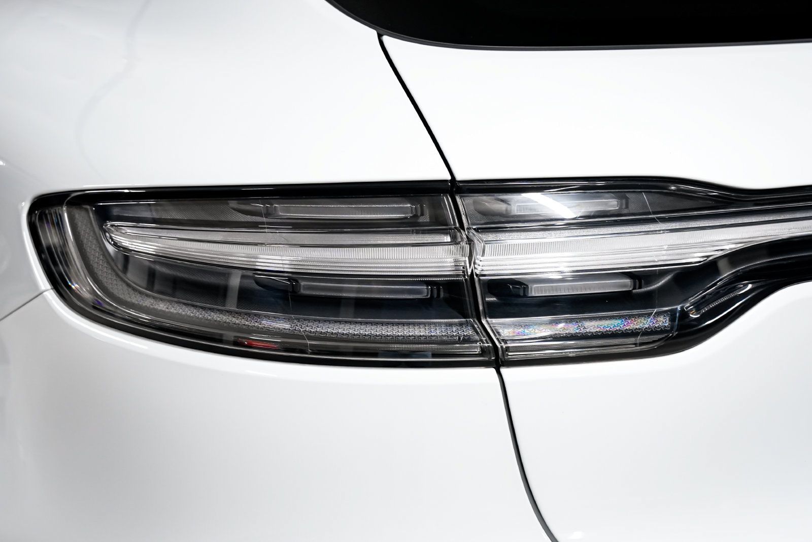 Used 2024 Porsche Macan S AWD/4WD image 43