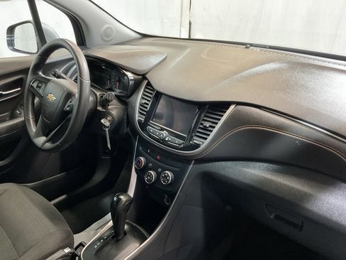 Used 2020 Chevrolet Trax LS w/ Tint and Cruise Package FWD image 34