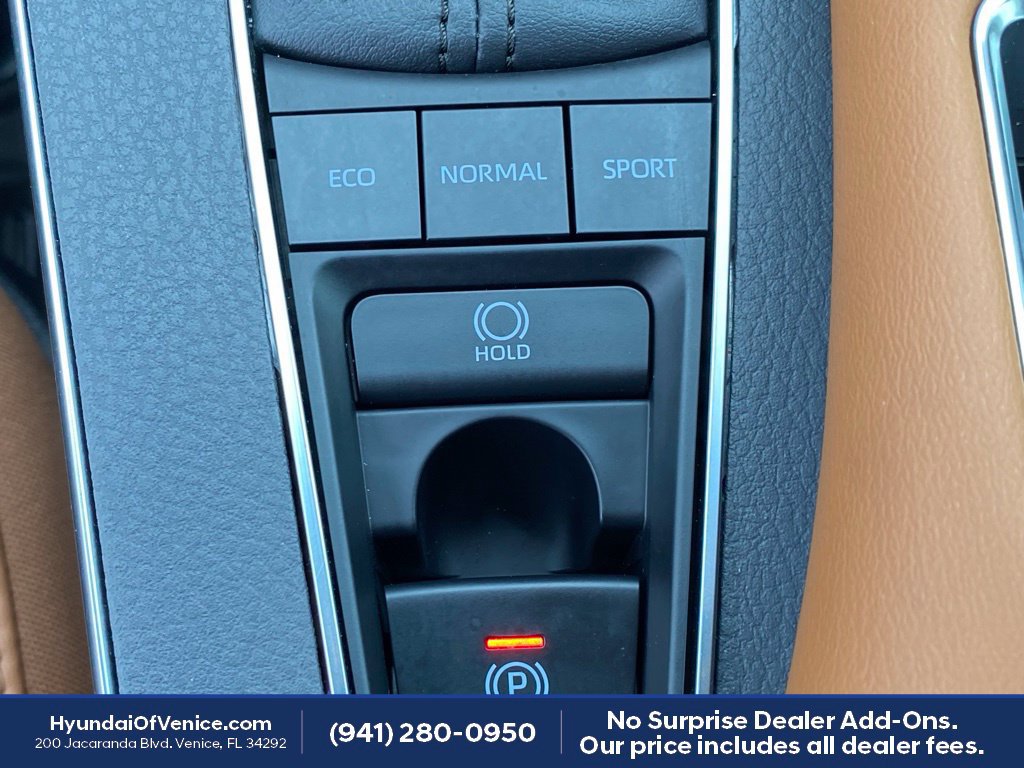 Used 2021 Toyota Avalon Limited w/ Advanced Safety Package FWD image 16