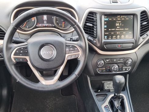 Used 2016 Jeep Cherokee Limited FWD image 27