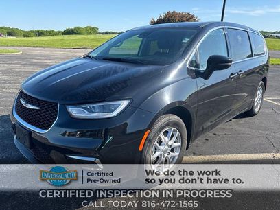 Used 2024 Chrysler Pacifica Touring-L