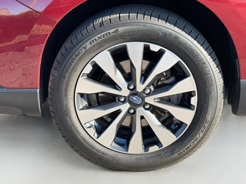 Used 2015 Subaru Outback 3.6R Limited image 39