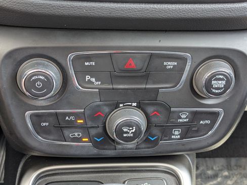 Used 2018 Jeep Compass Latitude w/ Popular Equipment Group AWD/4WD image 26