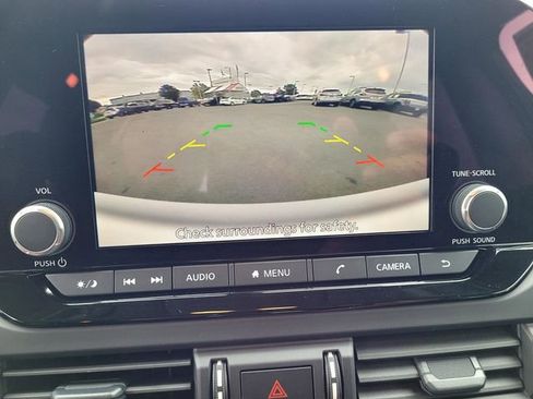 New 2025 Nissan Pathfinder S image 9