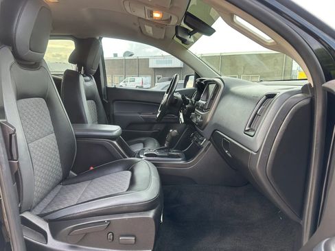 Used 2018 Chevrolet Colorado Z71 AWD/4WD image 18