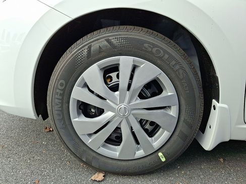 New 2025 Nissan Versa S image 4