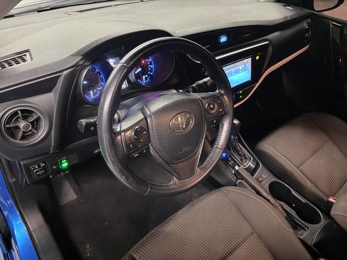 Used 2018 Toyota Corolla iM w/ Carpet Mat Package (TMS) image 17
