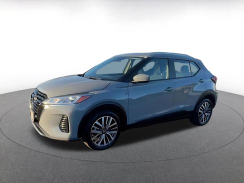 Used 2024 Nissan Kicks SV FWD image 8