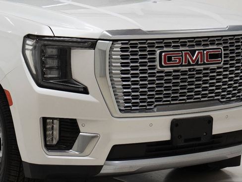 Used 2021 GMC Yukon XL Denali w/ Denali Ultimate Package RWD image 9