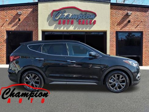 Used 2017 Hyundai Santa Fe Sport image 3