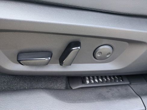 New 2025 Mitsubishi Outlander SE image 21