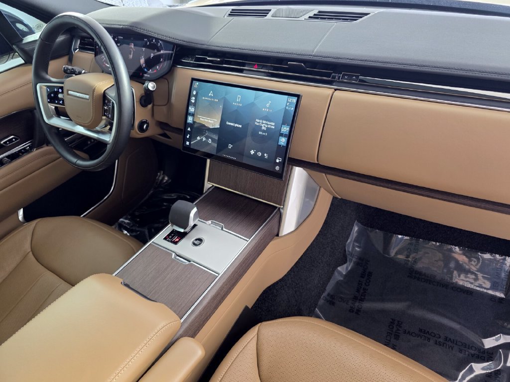 Used 2025 Land Rover Range Rover SE AWD/4WD image 30
