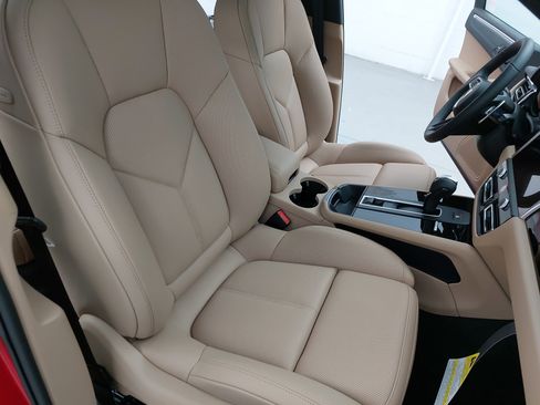 New 2026 Porsche Macan image 12