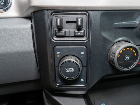Used 2023 Ford F250 XLT w/ XLT Premium Package AWD/4WD image 27