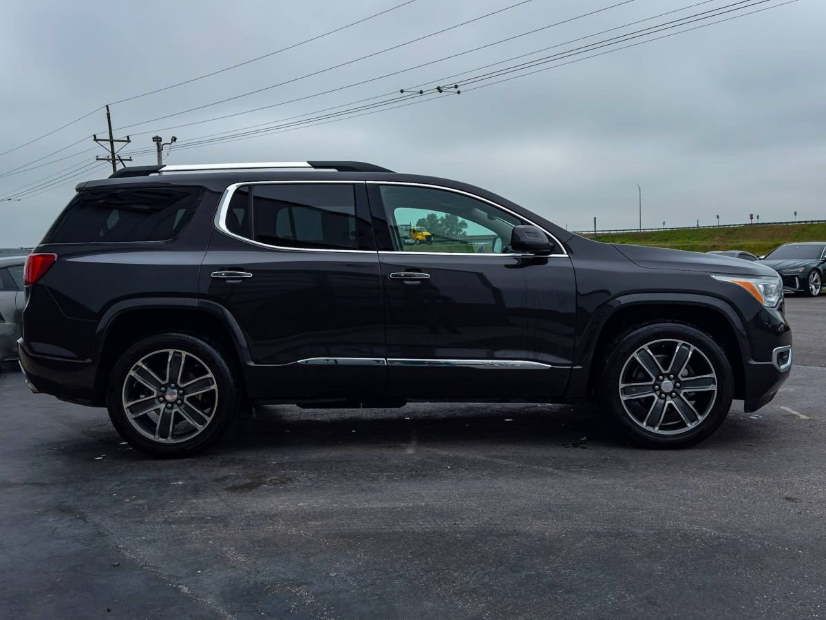 Used 2019 GMC Acadia Denali FWD image 2