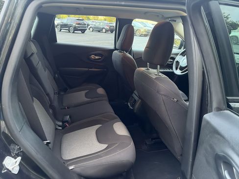 Used 2016 Jeep Cherokee Sport AWD/4WD image 22