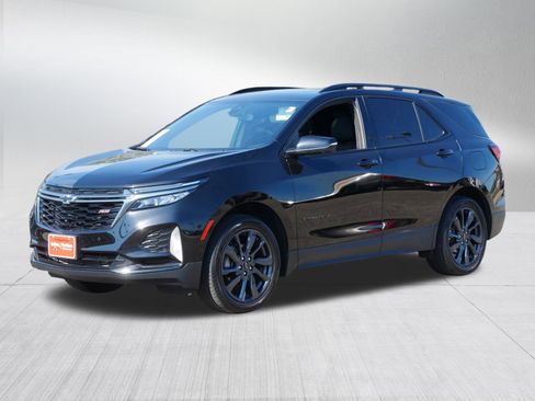 Used 2022 Chevrolet Equinox RS w/ RS Leather Package image 3