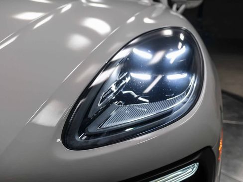 Used 2023 Porsche Macan S image 12