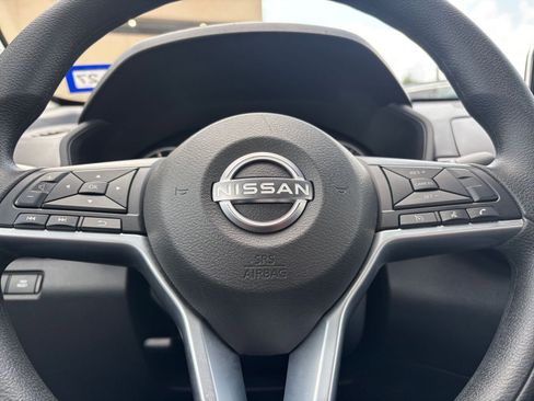Used 2025 Nissan Altima 2.5 SV FWD image 28