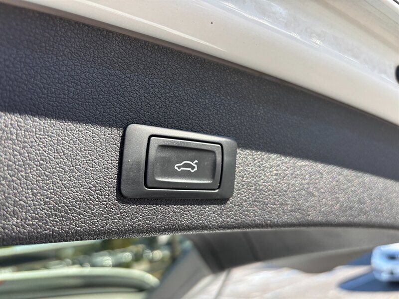 Used 2016 Audi Q5 2.0T Premium Plus w/ Technology Package AWD/4WD image 14