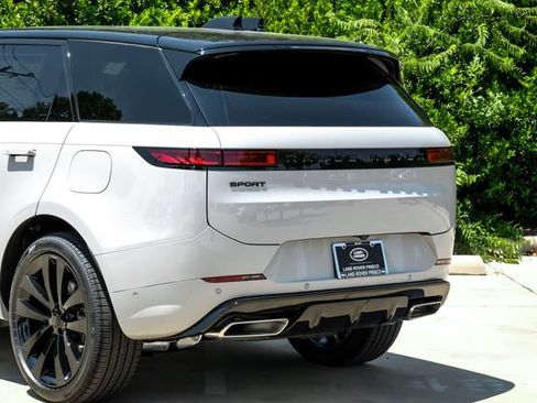 New 2026 Land Rover Range Rover Sport Dynamic SE AWD/4WD image 15