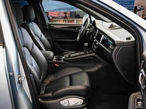 Used 2023 Porsche Macan image 37