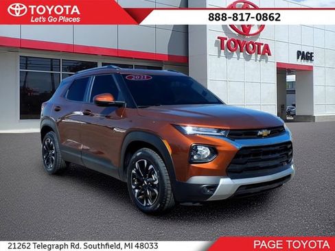 Used 2021 Chevrolet TrailBlazer LT w/ Convenience Package FWD image 1