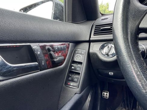 Used 2010 Mercedes-Benz C 300 4MATIC Sedan image 12