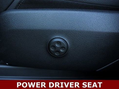 New 2025 Mercedes-Benz GLC 300 4MATIC image 3