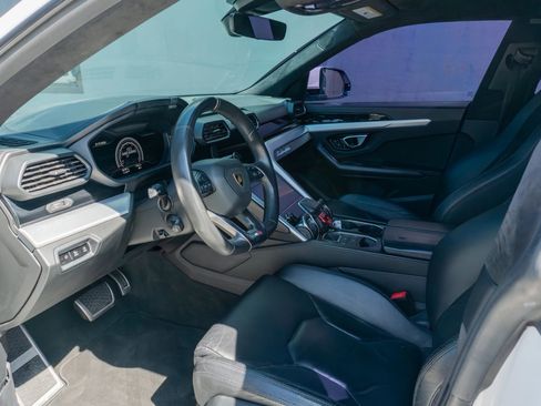 Used 2019 Lamborghini Urus AWD/4WD image 10