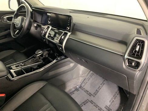 Used 2023 Kia Sorento SX image 10