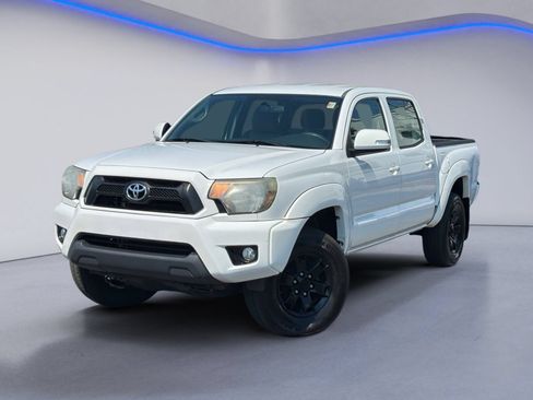 Used 2015 Toyota Tacoma 4x4 Double Cab w/ SR Package image 2