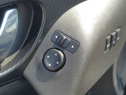 Used 2019 Nissan Rogue SL AWD/4WD image 26