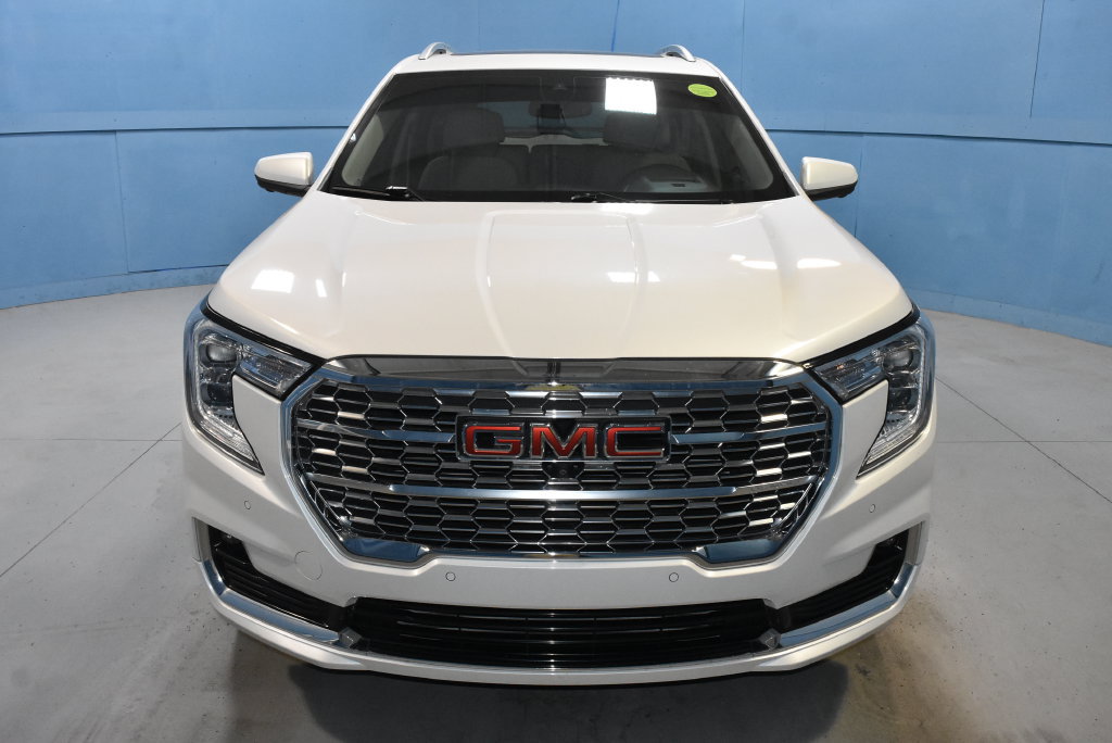 Used 2023 GMC Terrain Denali w/ Denali Premium Package AWD/4WD image 24