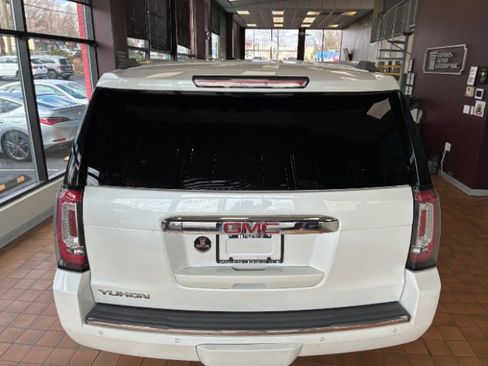 Used 2018 GMC Yukon Denali w/ Denali Ultimate Package image 12