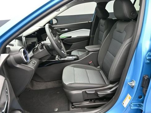 New 2026 Chevrolet Trax LT w/ Driver Confidence Package FWD image 36