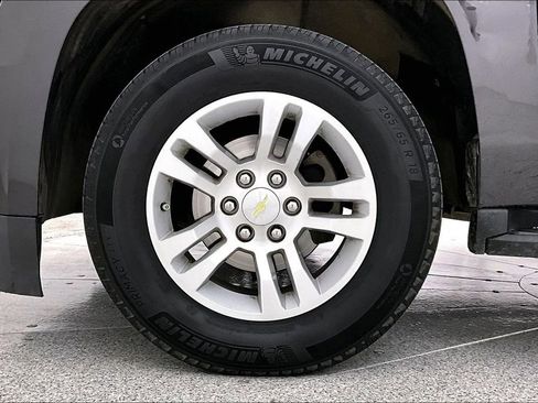 Used 2018 Chevrolet Suburban LS image 12