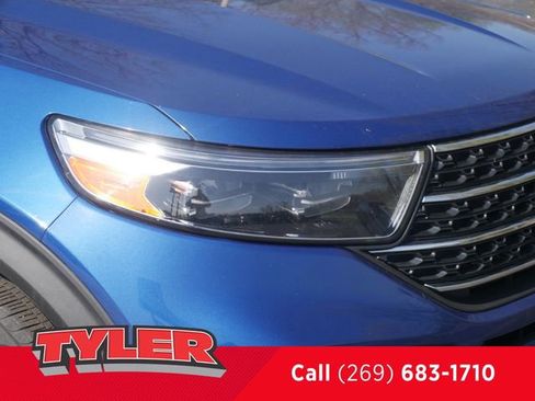 Used 2023 Ford Explorer XLT w/ Equipment Group 202A AWD/4WD image 10
