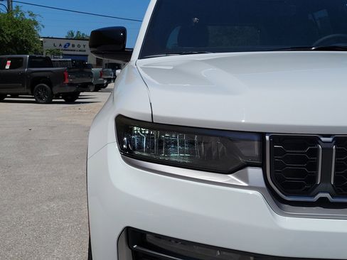 New 2026 Jeep Grand Cherokee Limited RWD image 7