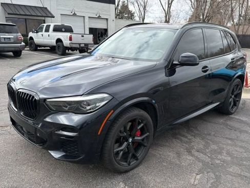 Used 2022 BMW X5 xDrive40i w/ M Sport Package image 1