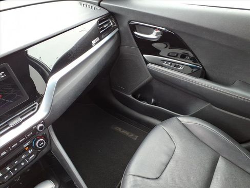 Used 2022 Kia Niro EX Premium image 30