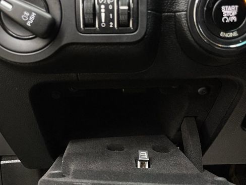 Used 2015 Maserati Ghibli image 35