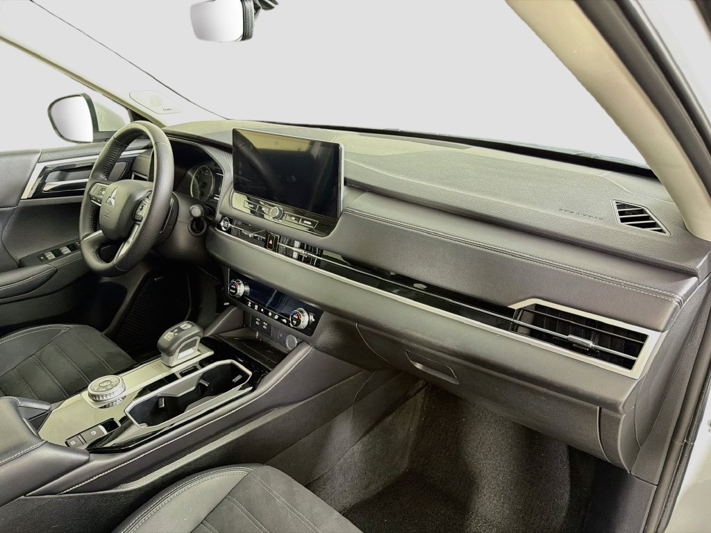 Used 2025 Mitsubishi Outlander SE AWD/4WD image 33