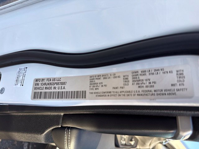 Used 2023 Jeep Grand Cherokee L Limited w/ Luxury Tech Group II AWD/4WD image 25
