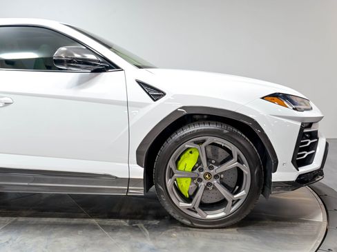 Used 2020 Lamborghini Urus AWD/4WD image 23