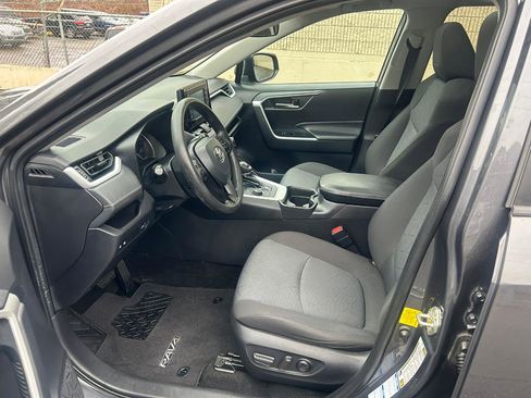 Used 2020 Toyota RAV4 XLE w/ Convenience Package AWD/4WD image 9