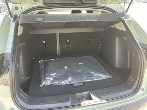New 2026 Chevrolet Trax ACTIV w/ Sunroof Package FWD image 23
