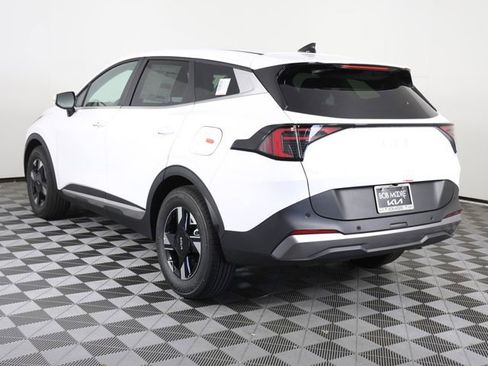 Certified 2026 Kia Sportage LX w/ LX Convenience Package FWD image 3