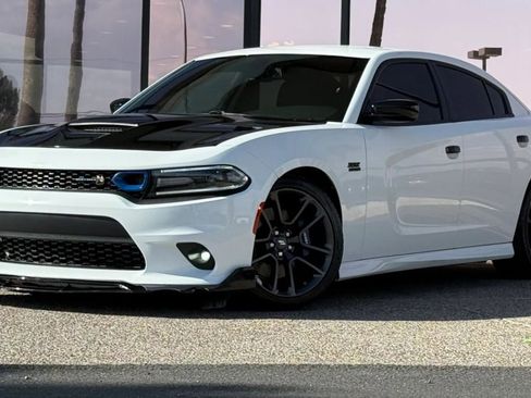 Used 2021 Dodge Charger Scat Pack RWD image 2