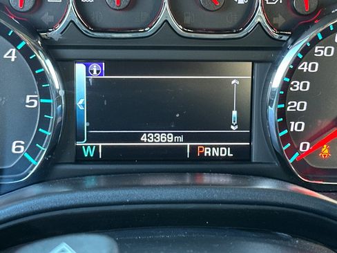 Used 2018 Chevrolet Silverado 1500 LT w/ LT Eassist Package image 39